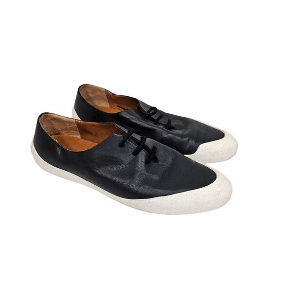 Coclico Black and White The Klara Leather Sneakers - Picture 2 of 12